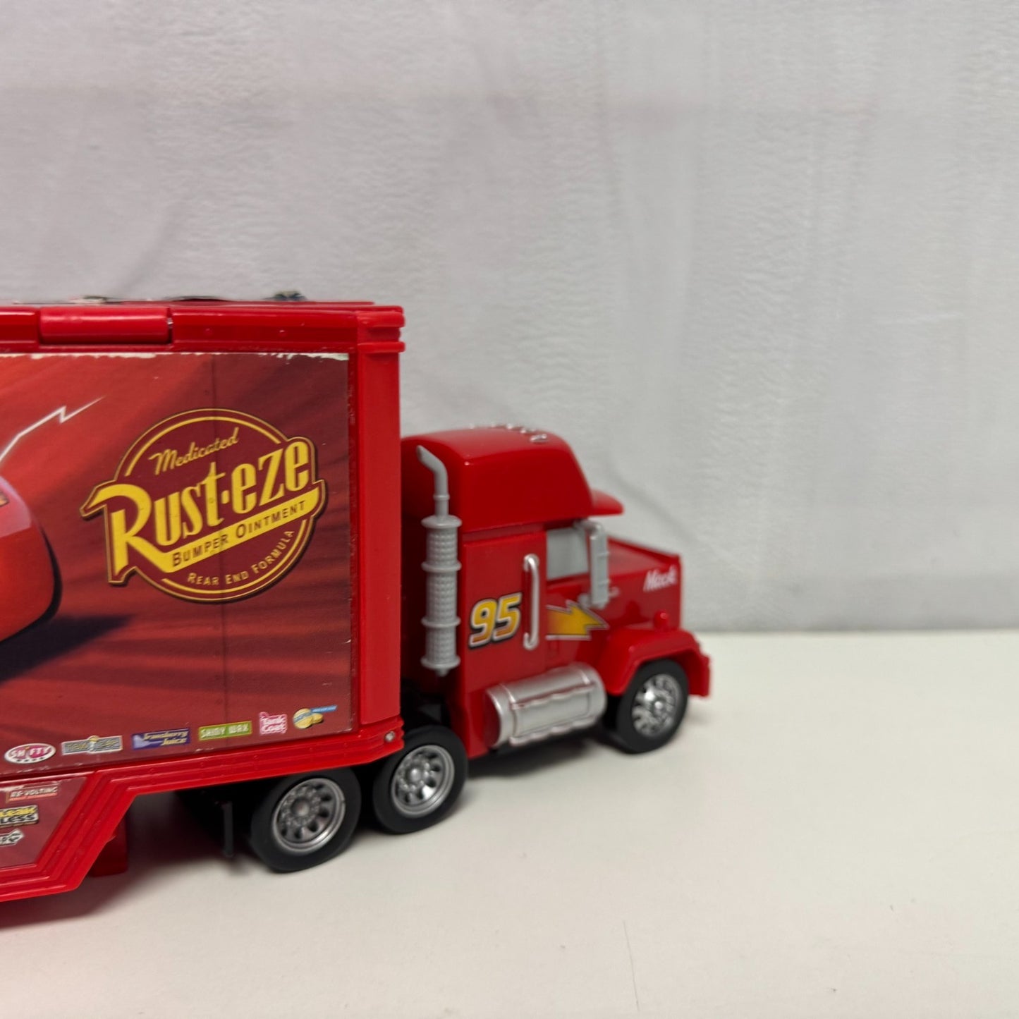 Disney Pixar Cars - CARS 1 MACK TRUCK HAULER STORY SETS PLAYSET - 1:55 Scale