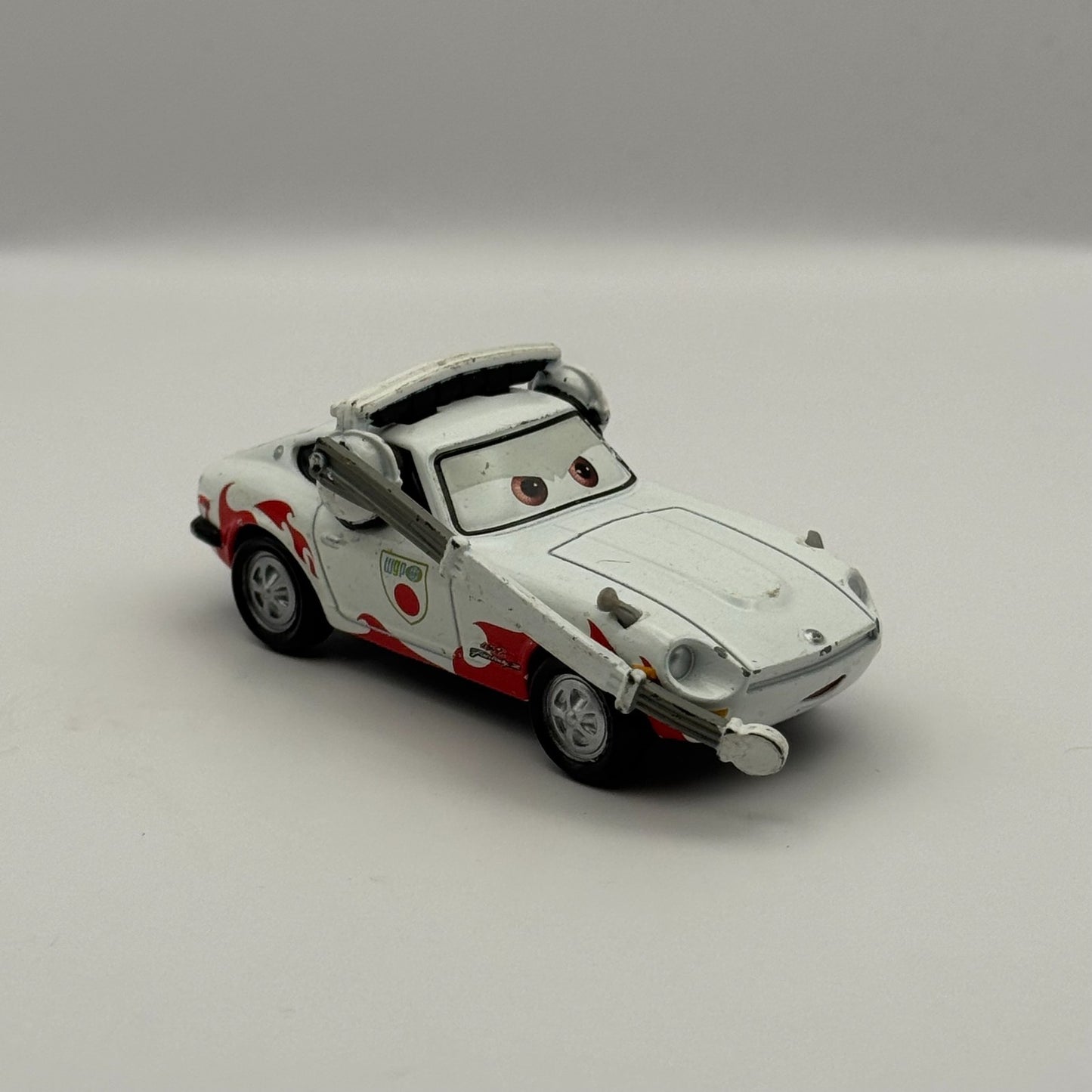Disney Pixar Cars - SHU TODOROKI CREW CHIEF MATSUO WGP 2014 - 1:55 Diecast