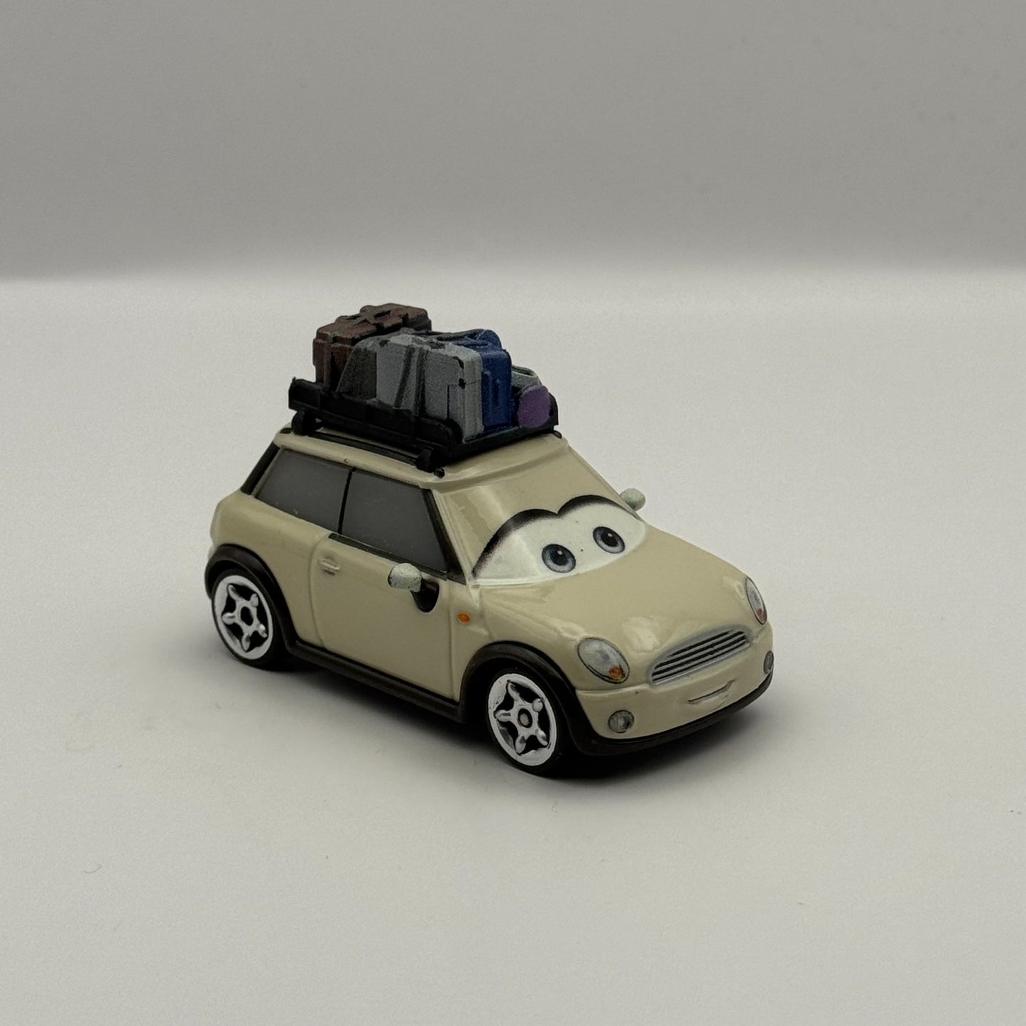 Disney Pixar Cars - KIEL MOTORRAY [Mini Cooper] Florida 500 2018 - 1:55 Diecast