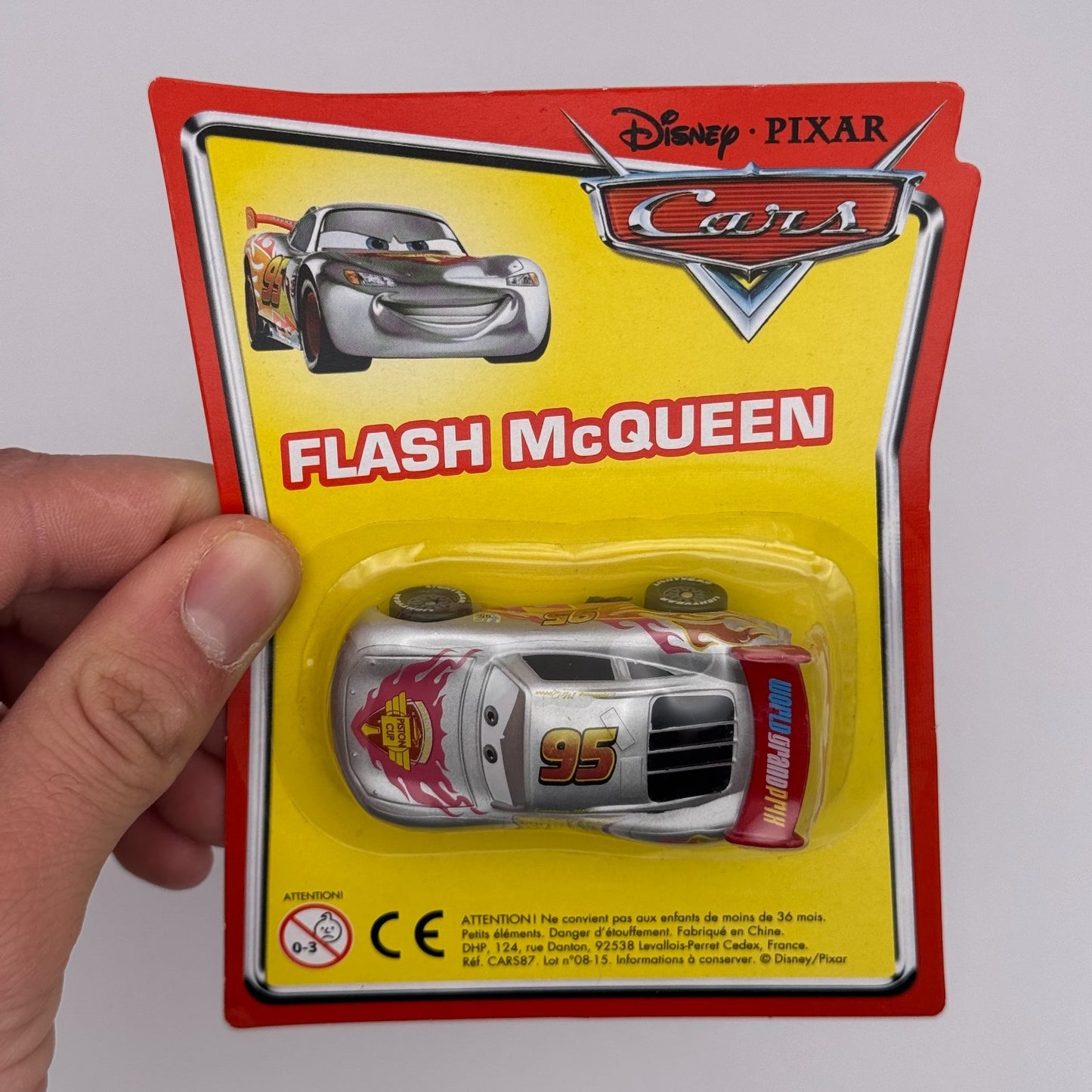 Disney Pixar Cars - SILVER LIGHTNING MCQUEEN EUROPEAN MAGAZINE - 1:64 Scale