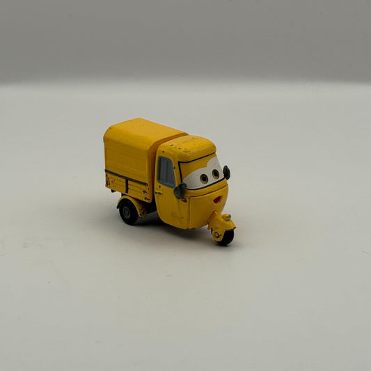 Disney Pixar Cars - SAL MACHIANI APE Cars 2 2011 - 1:55 Diecast
