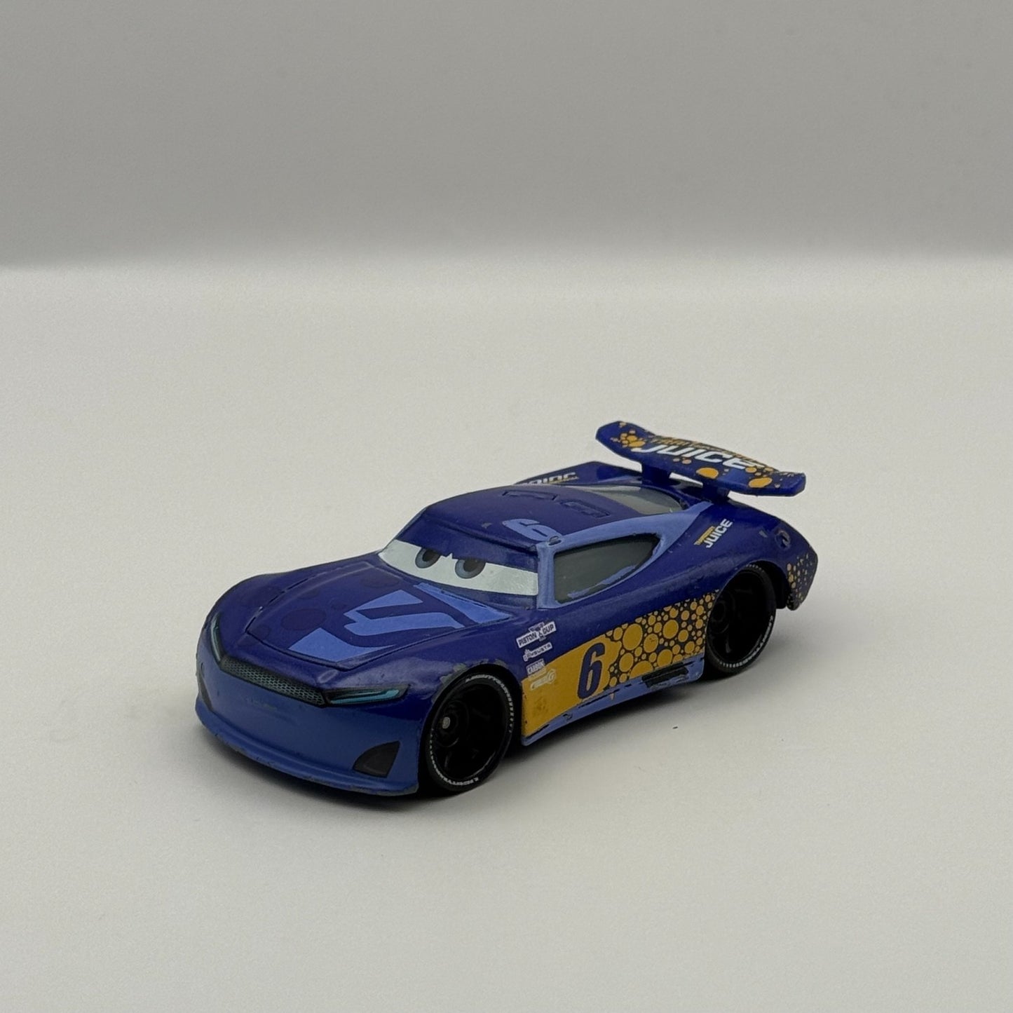 Disney Pixar Cars - BUBBA WHEELHOUSE TRANSBERRY JUICE Next Gen - 1:55 Diecast