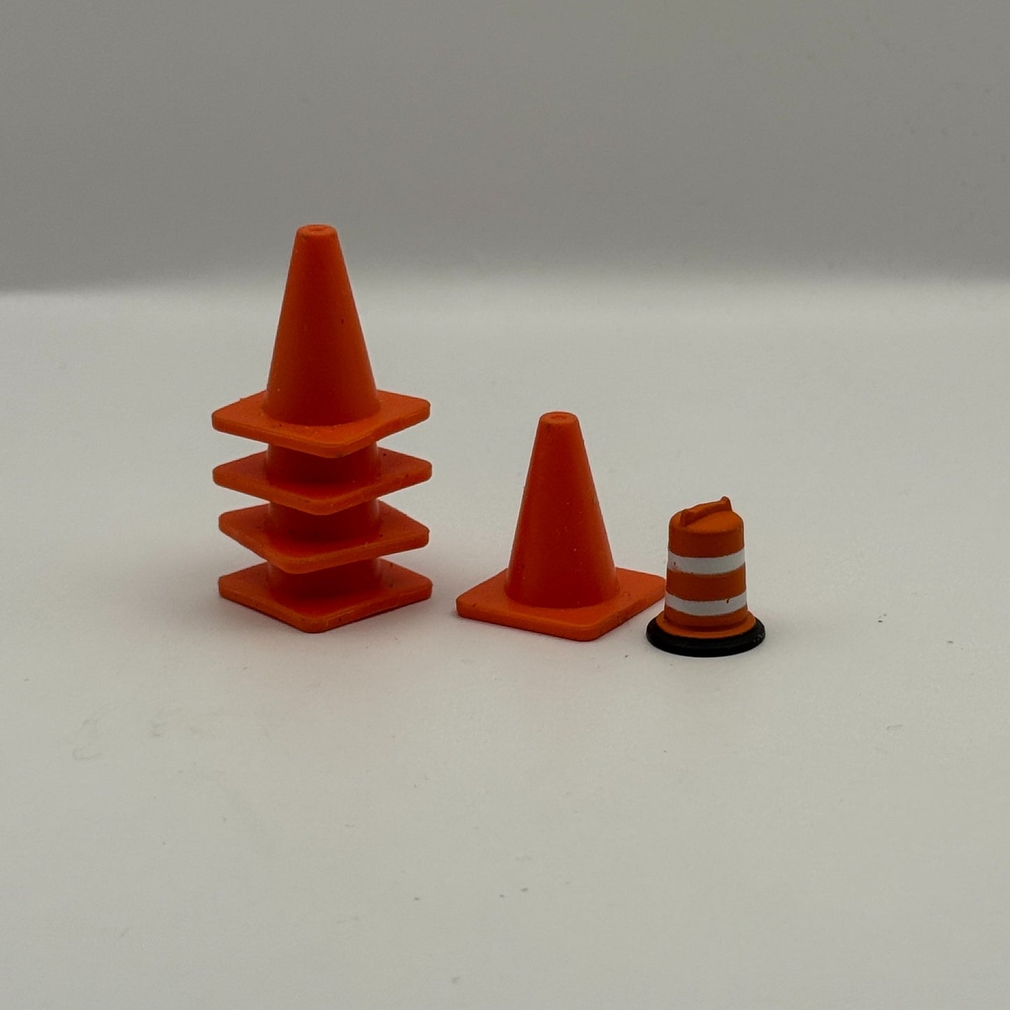 Disney Pixar Cars - CONES UNKNOWN MAKE - 1:55 Scale