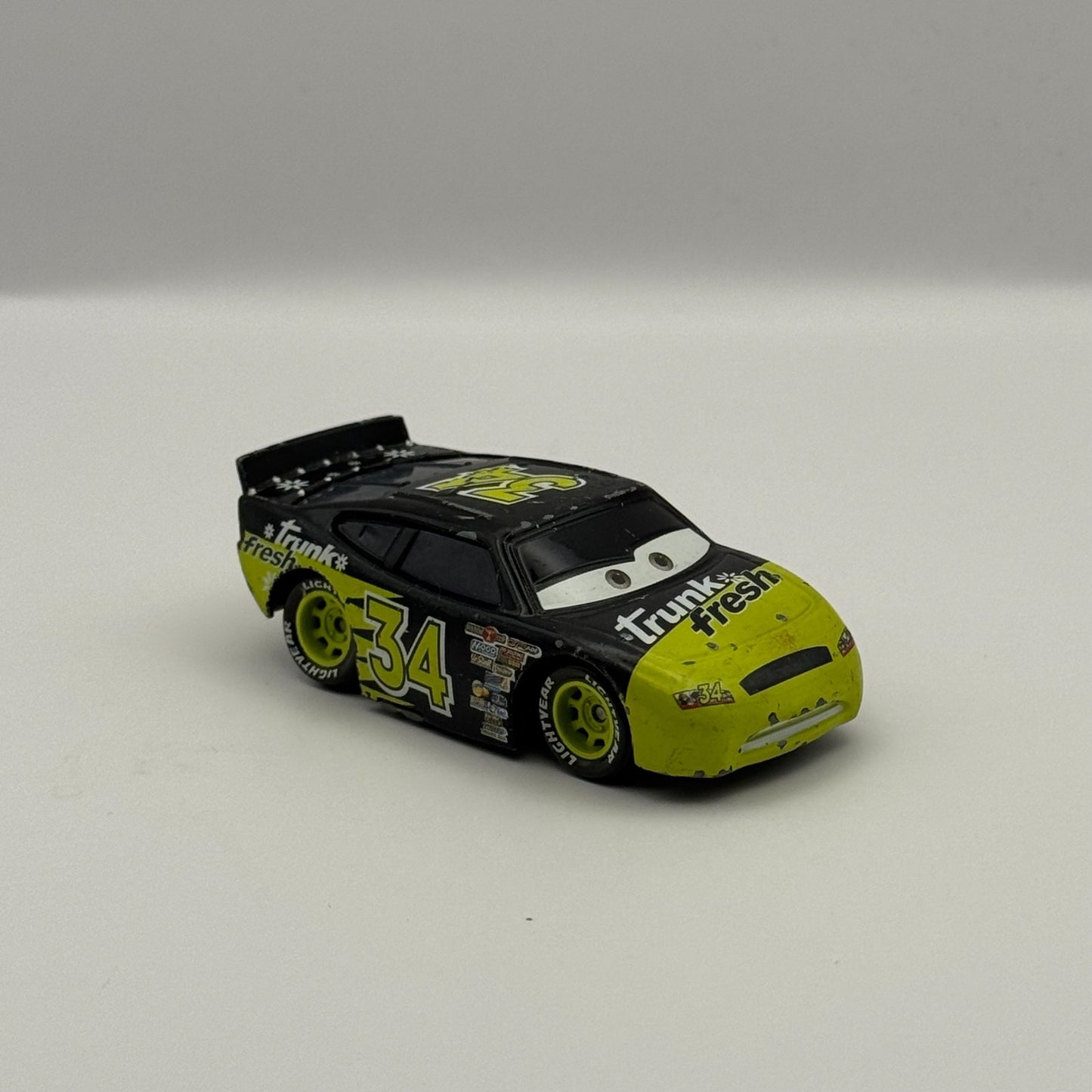 Disney Pixar Cars - DIRKSON D'AGOSTINO TRUNK FRESH Piston Cup 2020 -1:55 Diecast