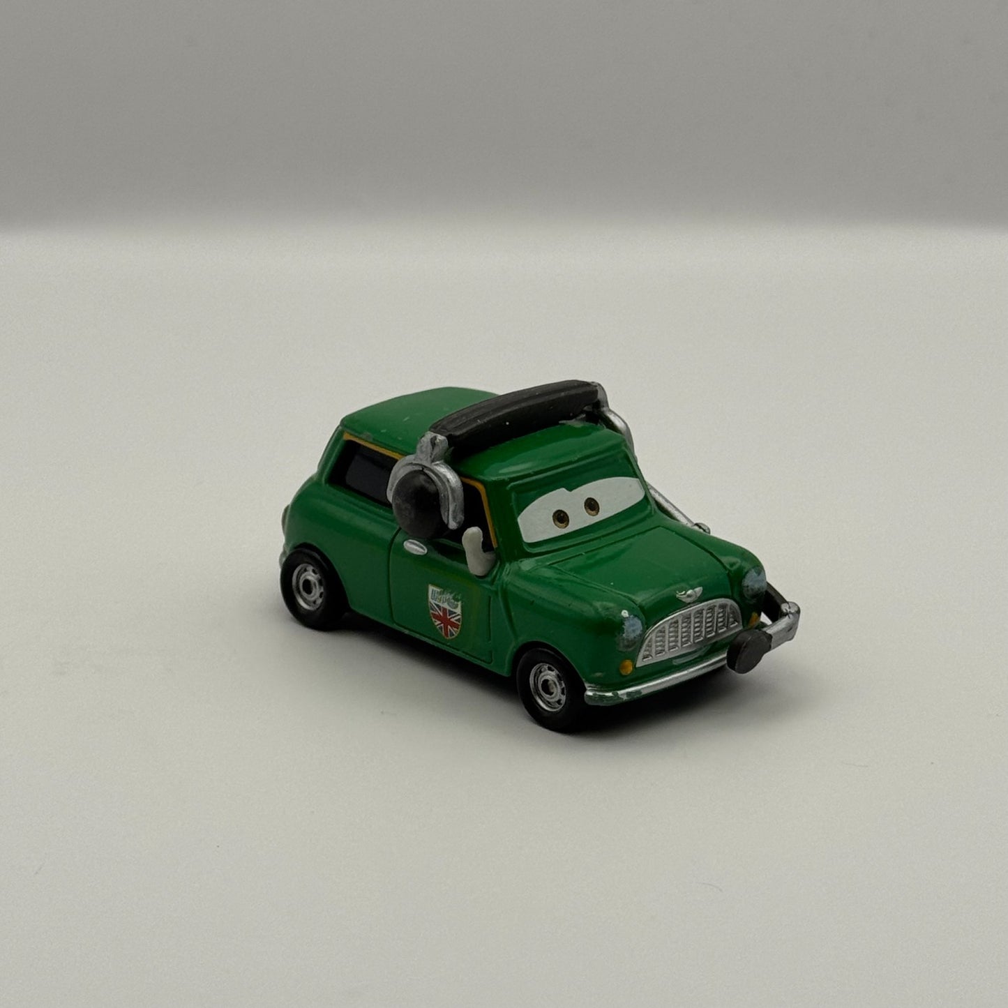 Disney Pixar Cars - AUSTIN LITTLETON NIGEL GEARSLEY CREW CHIEF - 1:55 Diecast