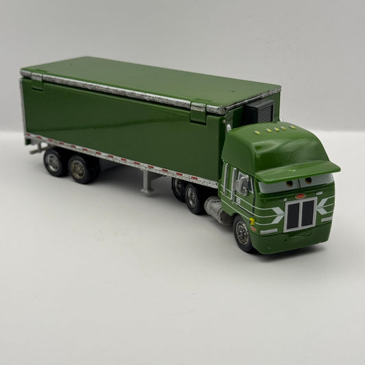 Disney Pixar Cars - GIL HAULER COLLECTION Truck & Trailer 2010 - 1:55 Diecast