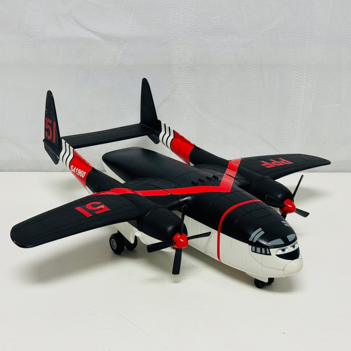 Disney Planes & Pixar Cars - CABBIE TRANSPORTER Fire & Rescue - 1:55 Scale