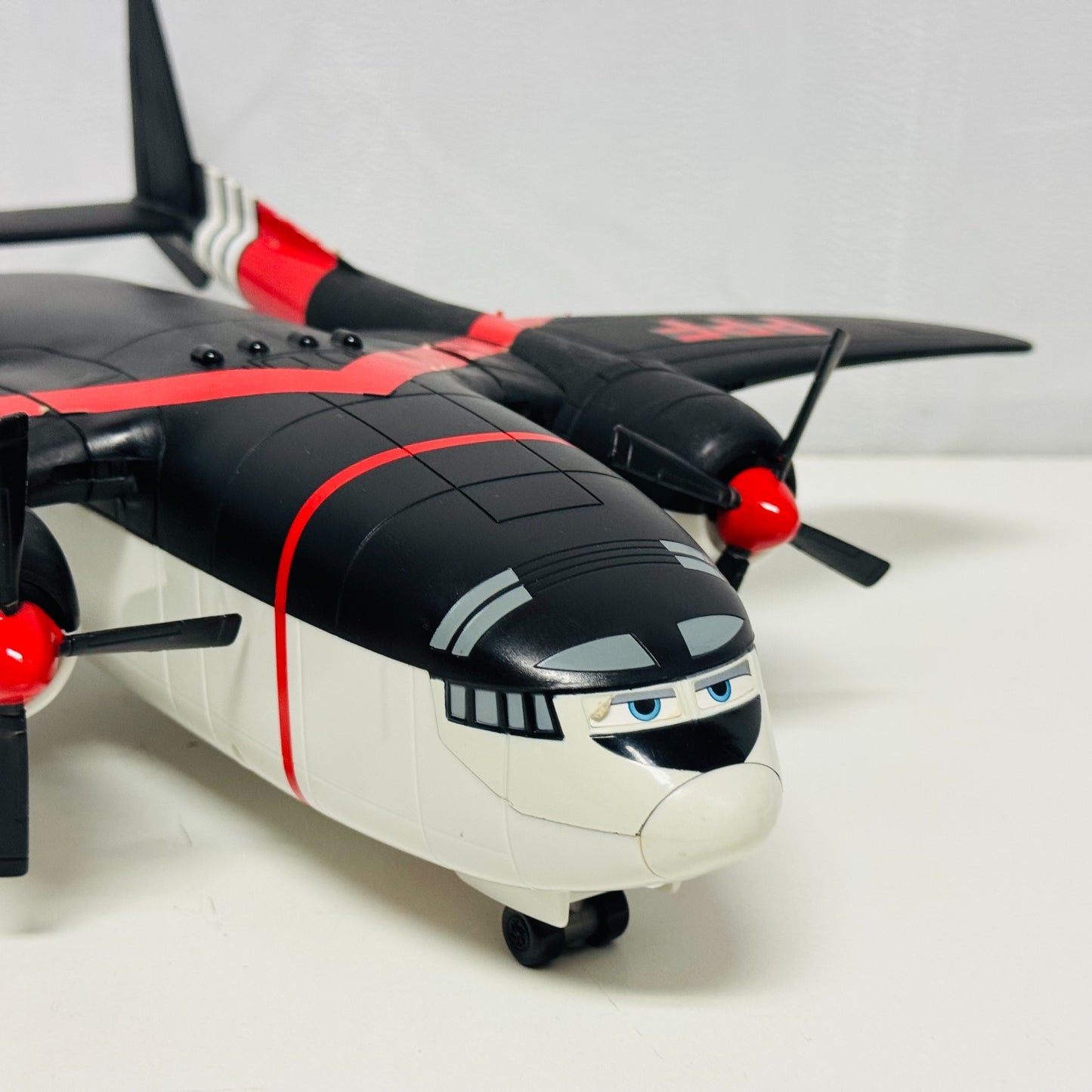 Disney Planes & Pixar Cars - CABBIE TRANSPORTER Fire & Rescue - 1:55 Scale
