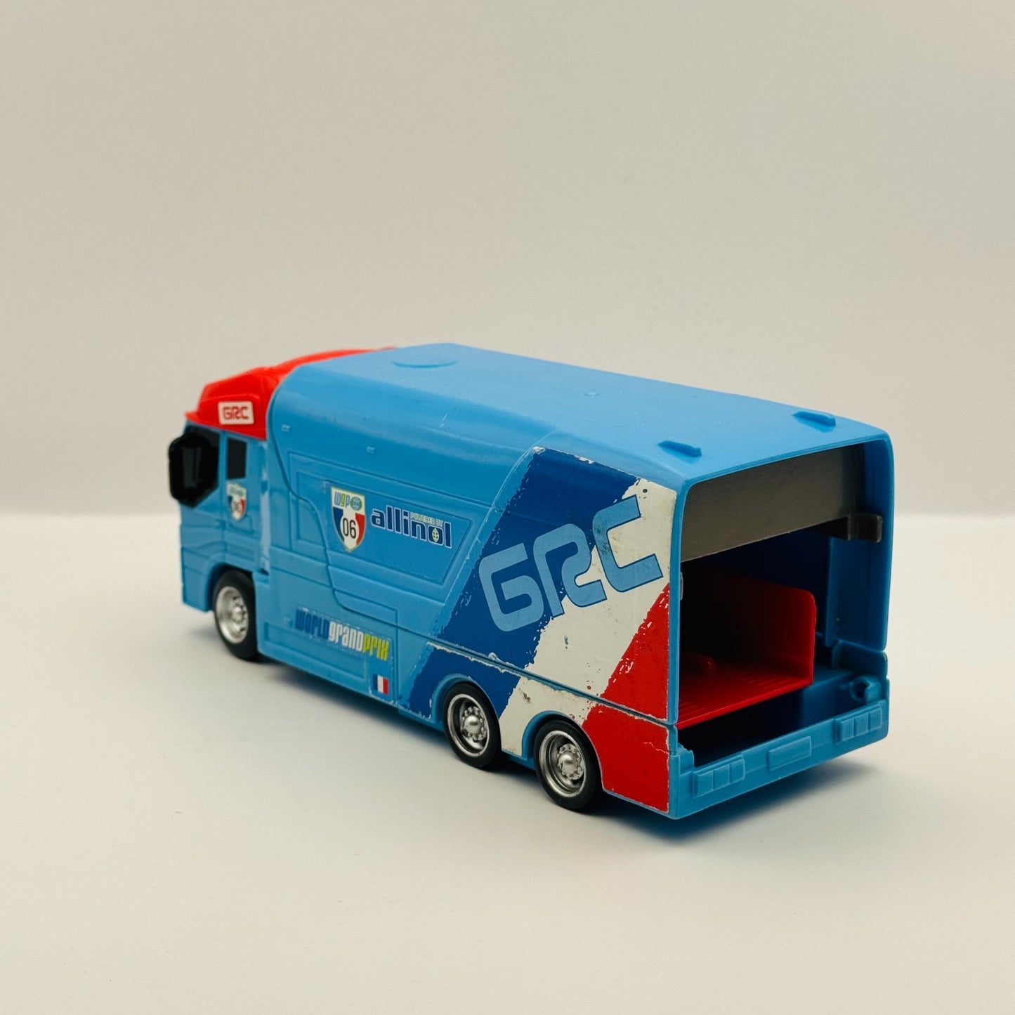 Disney Pixar Cars - SAL FRANCESCO BERNOULLI HAULER Stunt Racers - 1:55 Scale