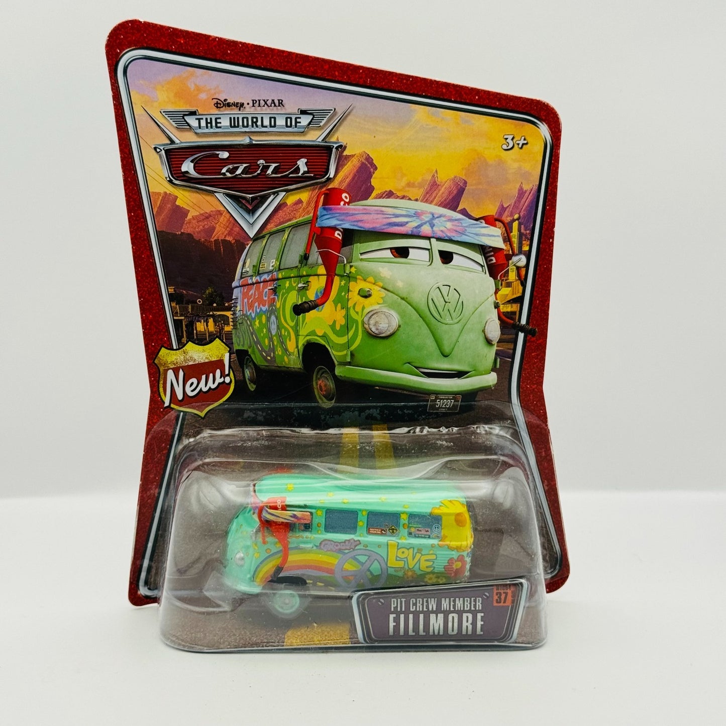 Disney Pixar Cars - PIT CREW MEMBER FILLMORE World of Cars 2008 - 1:55 Diecast