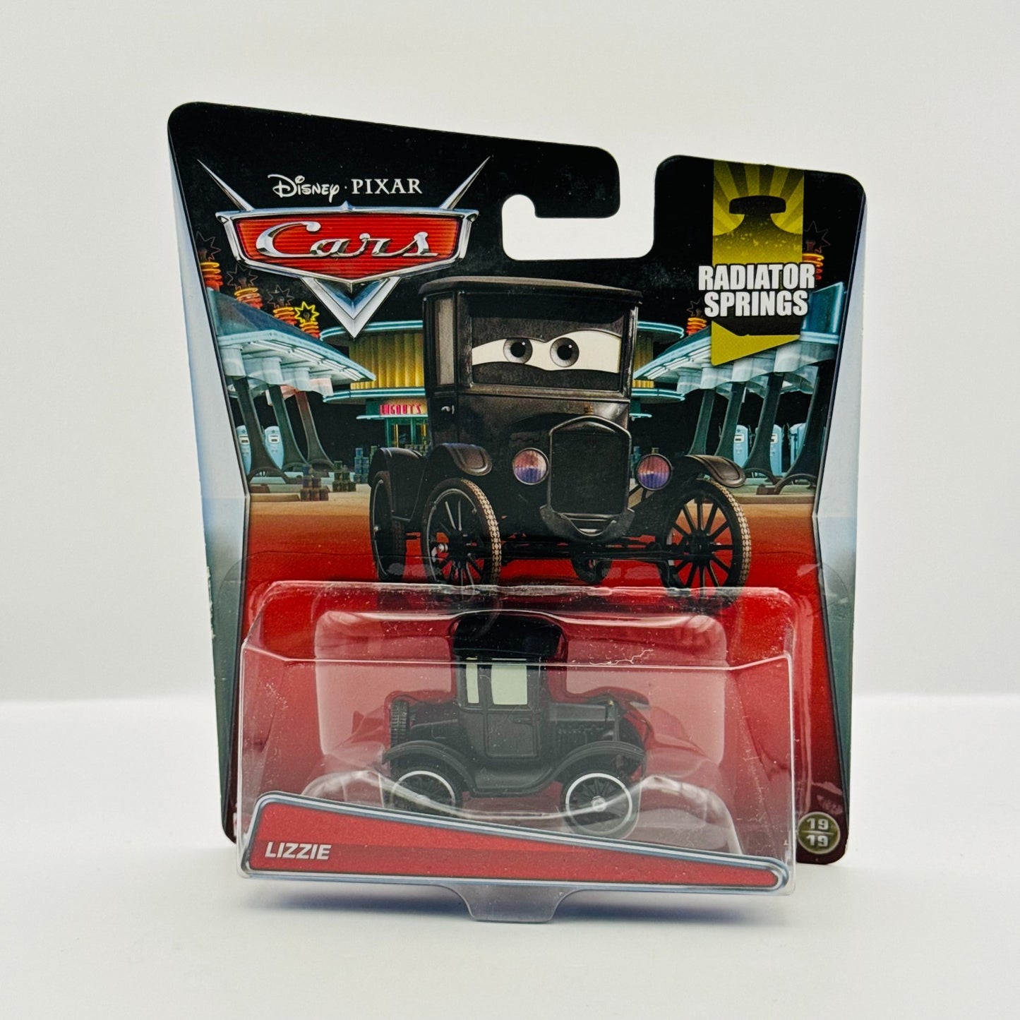 Disney Pixar Cars - LIZZIE [Ford Model T] 2015 - 1:55 Diecast