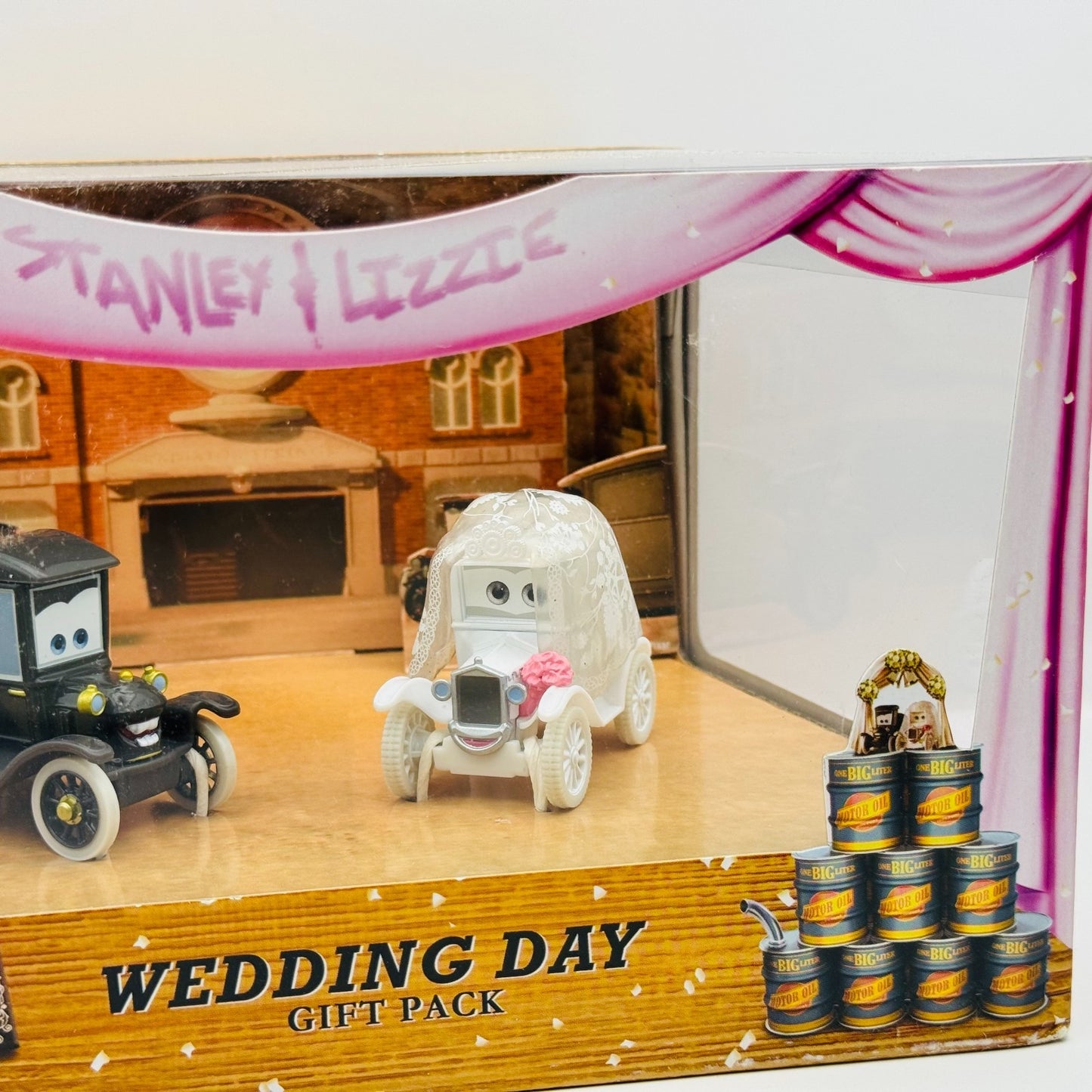 Disney Pixar Cars - TIME TRAVEL MATTER WEDDING DAY STANLEY LIZZIE - 1:55 Diecast