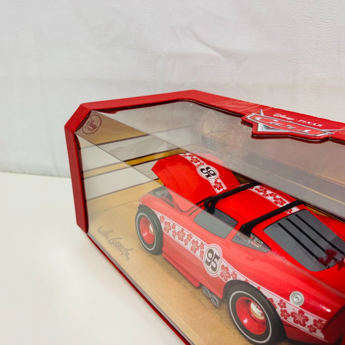 Disney Pixar Cars - ARTIST SERIES HAWAIIAN MCQUEEN JOHN LASSETER - 1:18 Diecast