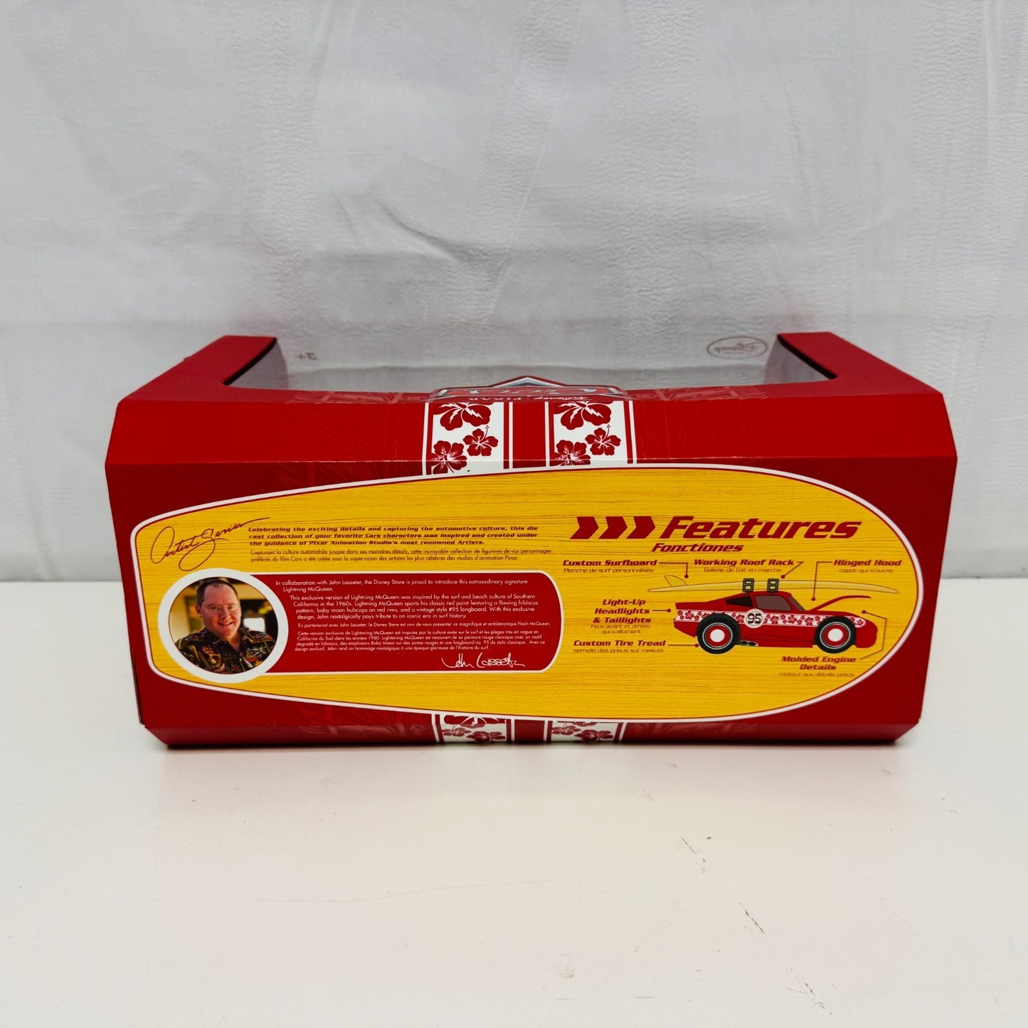 Disney Pixar Cars - ARTIST SERIES HAWAIIAN MCQUEEN JOHN LASSETER - 1:18 Diecast
