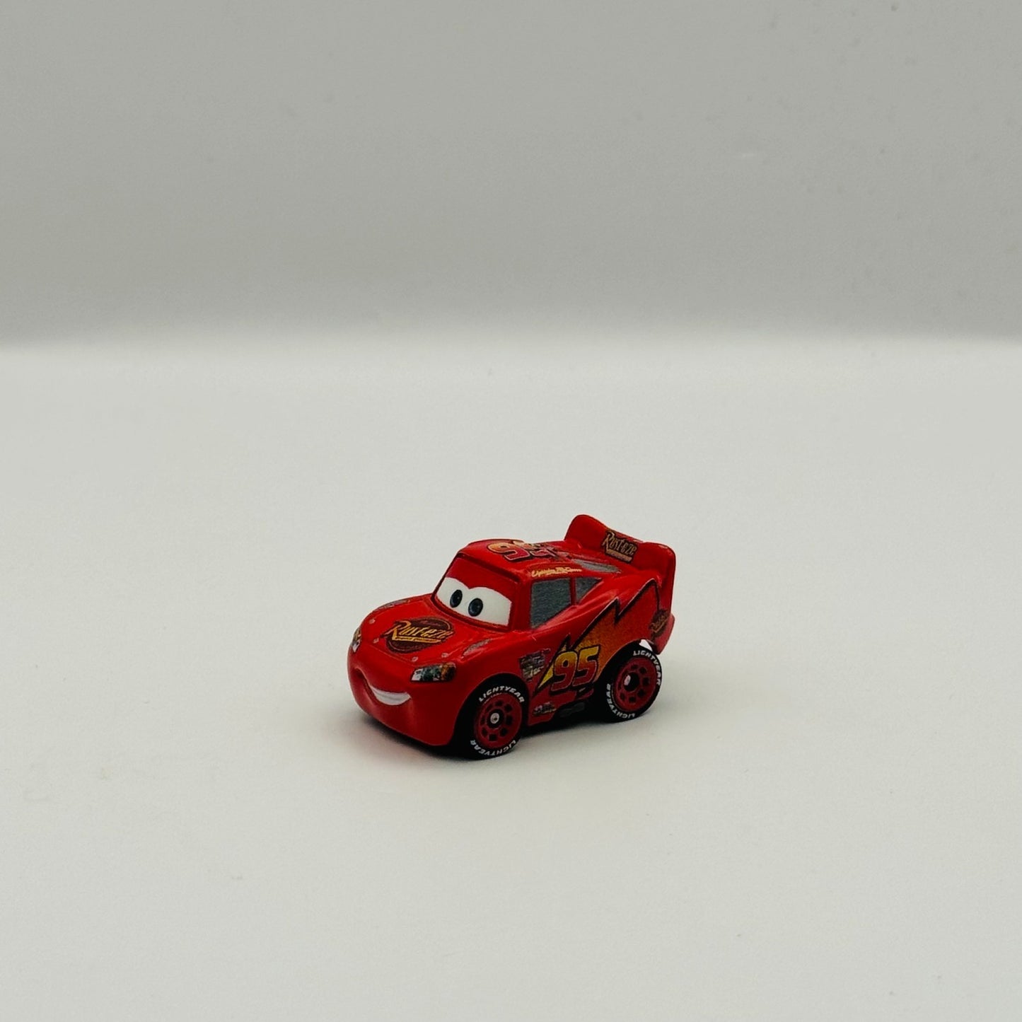 Disney Pixar Cars - Mini Racers CARS 1 RUSTEZE LIGHTNING MCQUEEN - Diecast
