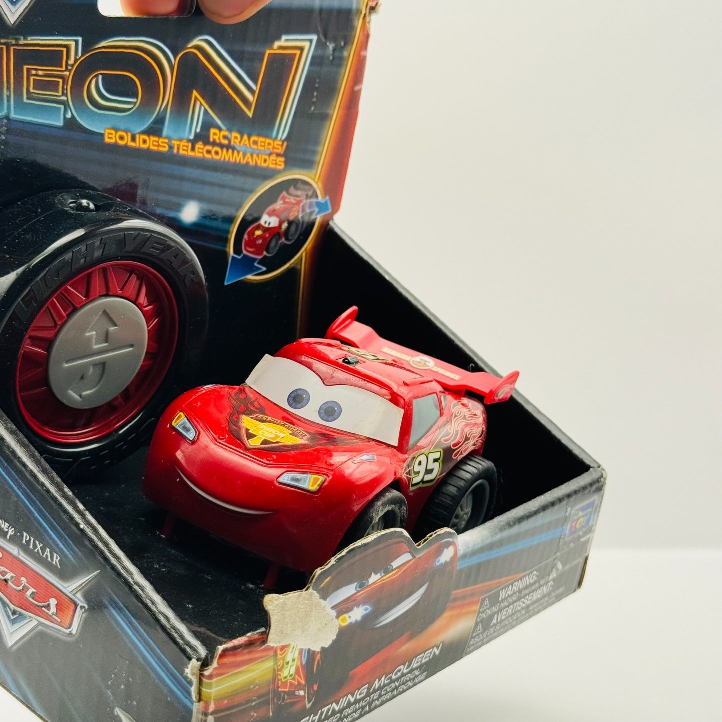 Disney Pixar Cars - NEON RACERS LIGHTNING MCQUEEN INFRARED REMOTE CONTROL RC