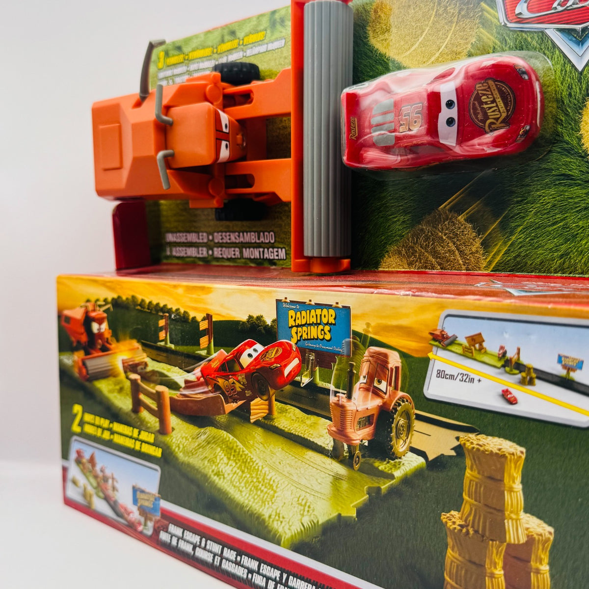 Disney Pixar Cars - TRACTOR TIPPING FRANK ESCAPE & STUNT PLAYSET - 1:55 Scale