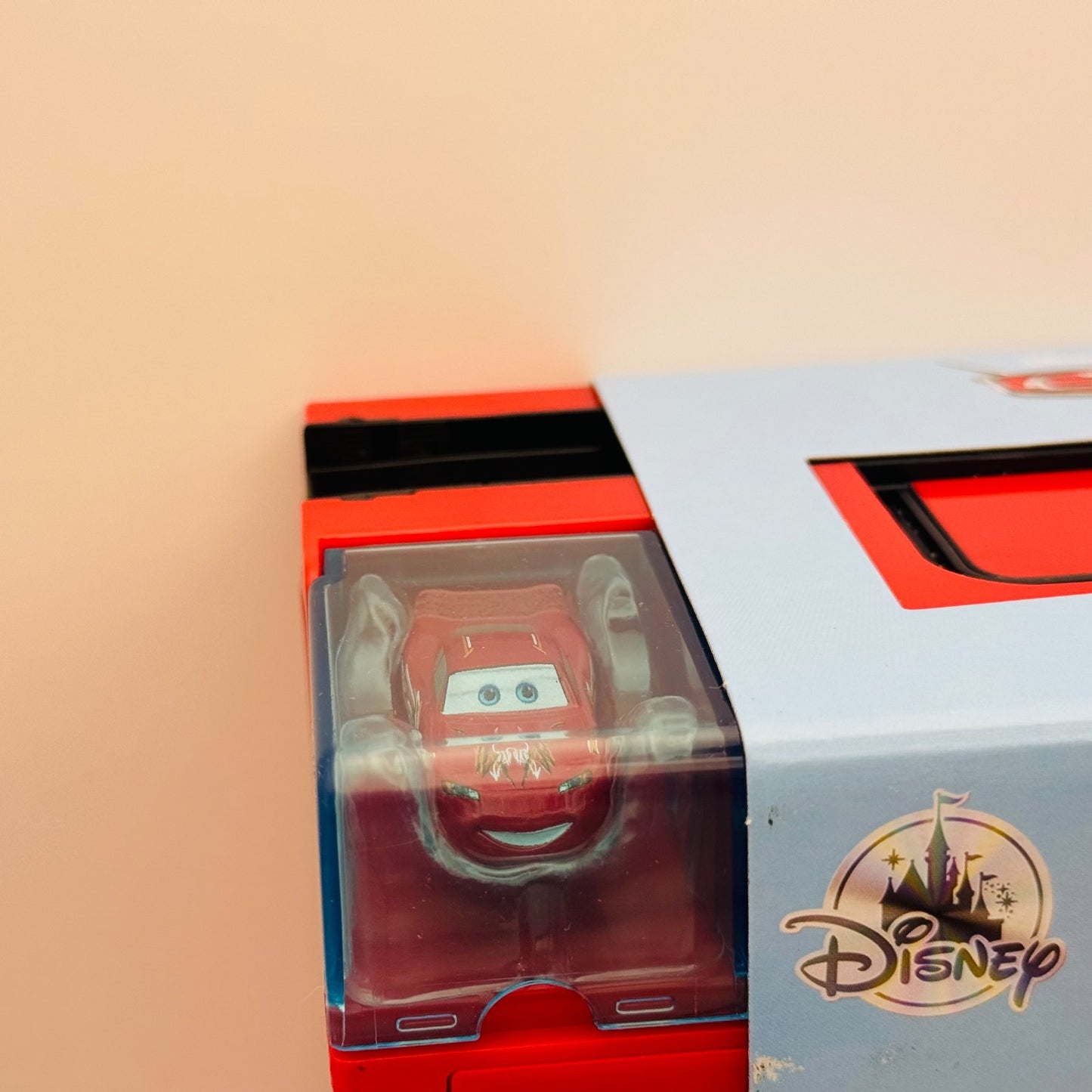Disney Pixar Cars - MINI FLO'S V8 CAFE ON-THE-GO PLAYSET Disney Store - Diecast