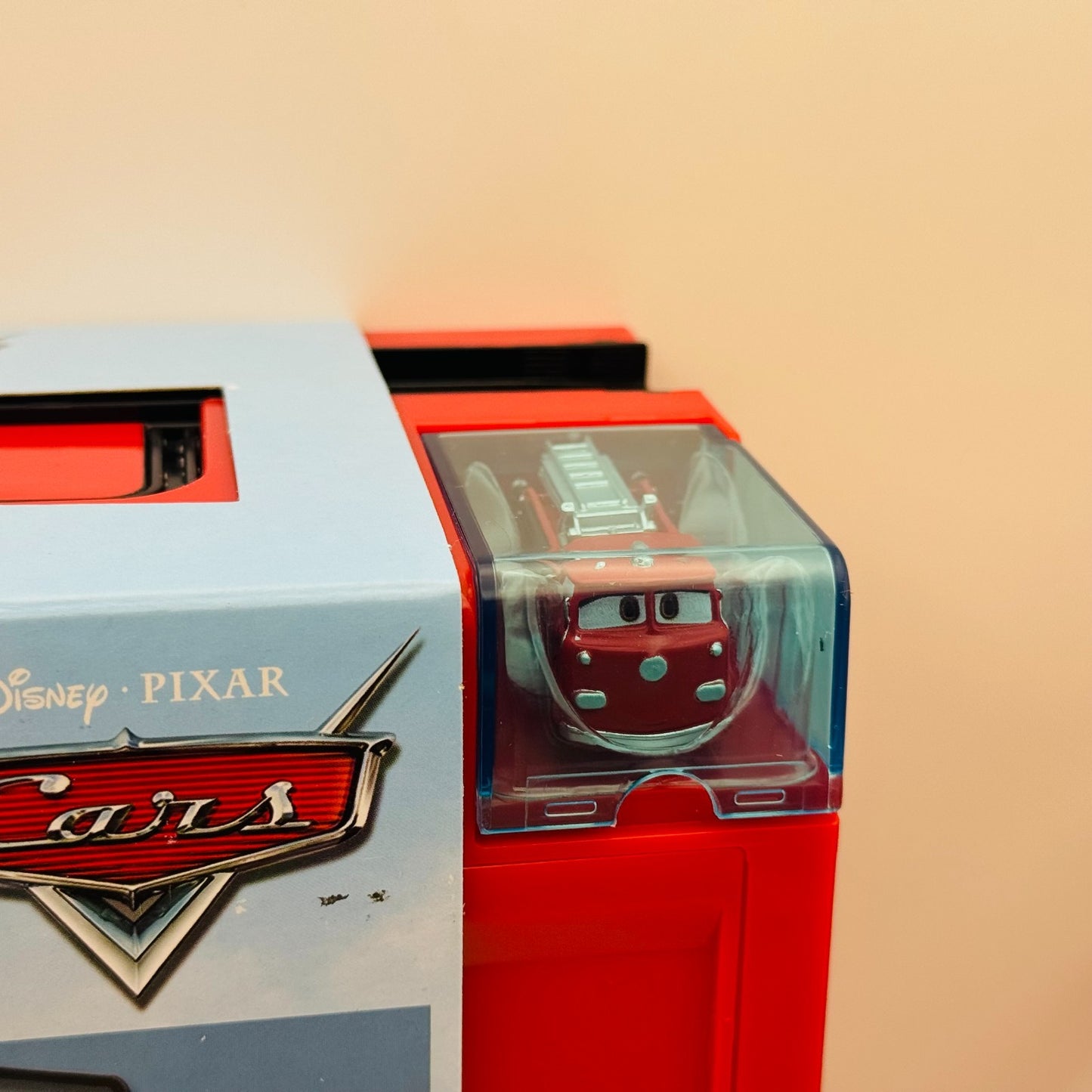Disney Pixar Cars - MINI FLO'S V8 CAFE ON-THE-GO PLAYSET Disney Store - Diecast