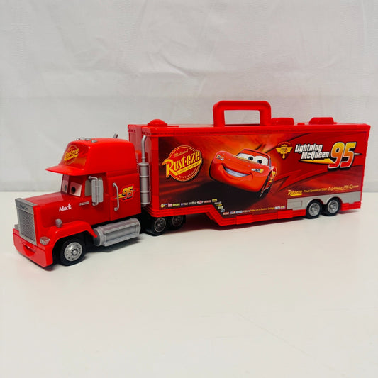 Disney Pixar Cars HHPC CARS 2 MACK CARRY CASE HUDSON HORNET PISTON - 1:55 Scale