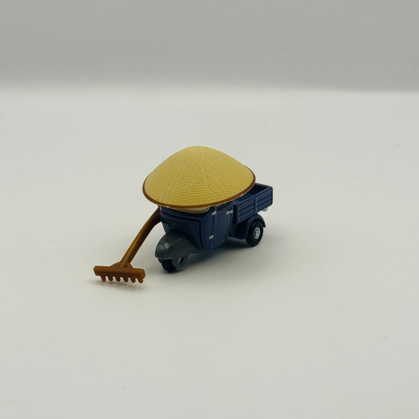 Disney Pixar Cars - ZEN MASTER PITTY WITH MUSTACHE Cars 2 2011 - 1:55 Diecast