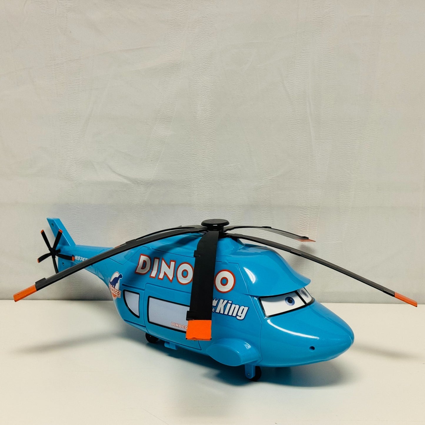Disney Pixar Cars - LARGE DINOCO HELICOPTER 22" CARRY CASE *NO FIN* Disney Store