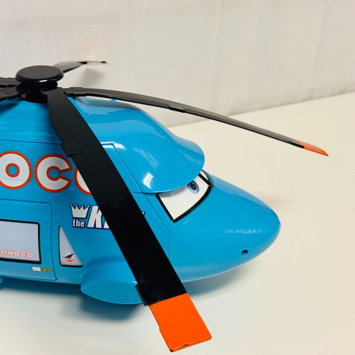 Disney Pixar Cars - LARGE DINOCO HELICOPTER 22" CARRY CASE *NO FIN* Disney Store