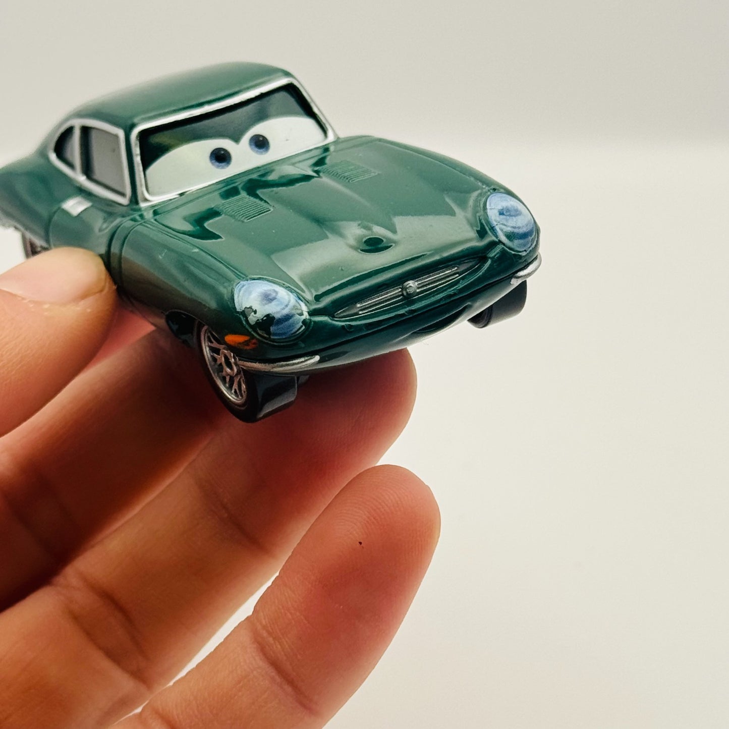 Disney Pixar Cars - DAVID HOBBSCAPP WITHOUT HEADSET *TOUCHED UP* - 1:55 Diecast