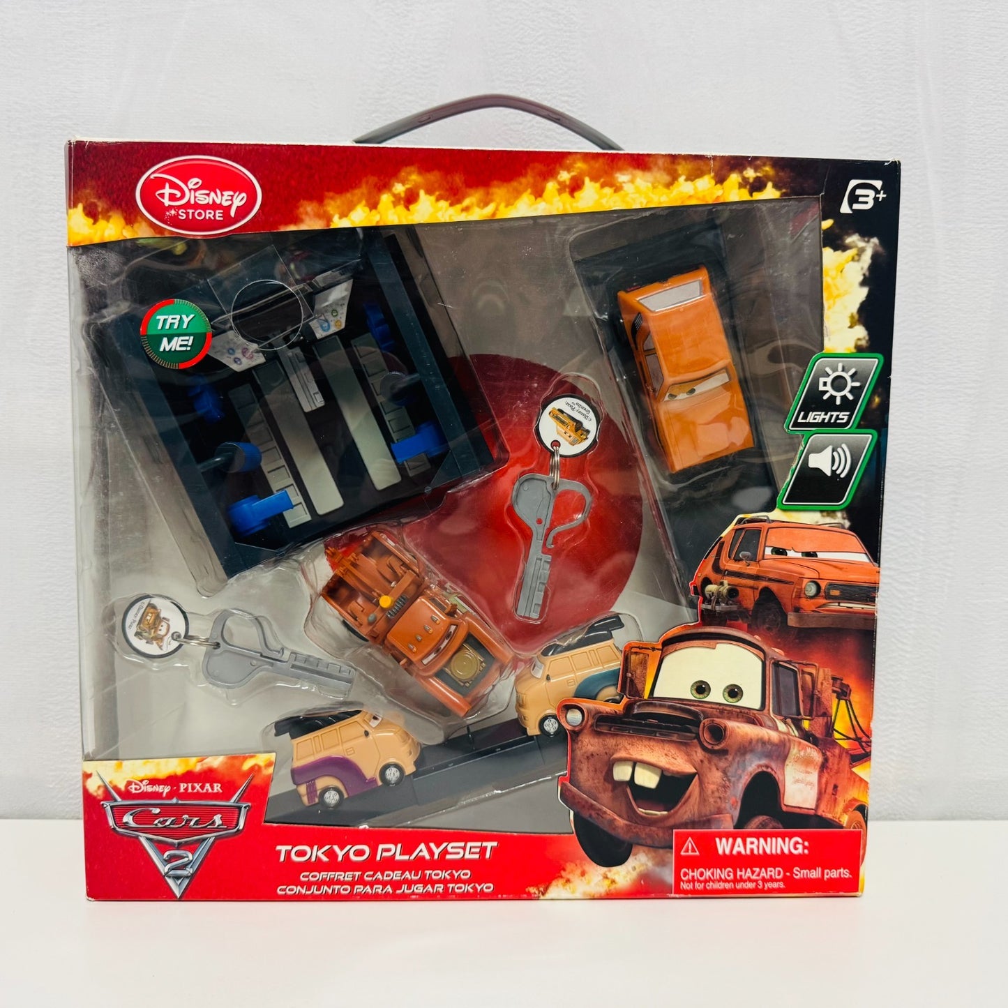 Disney Pixar Cars - BATHROOM MATER TOKYO PLAYSET SUMOS Key Chargers - 1:55 Scale