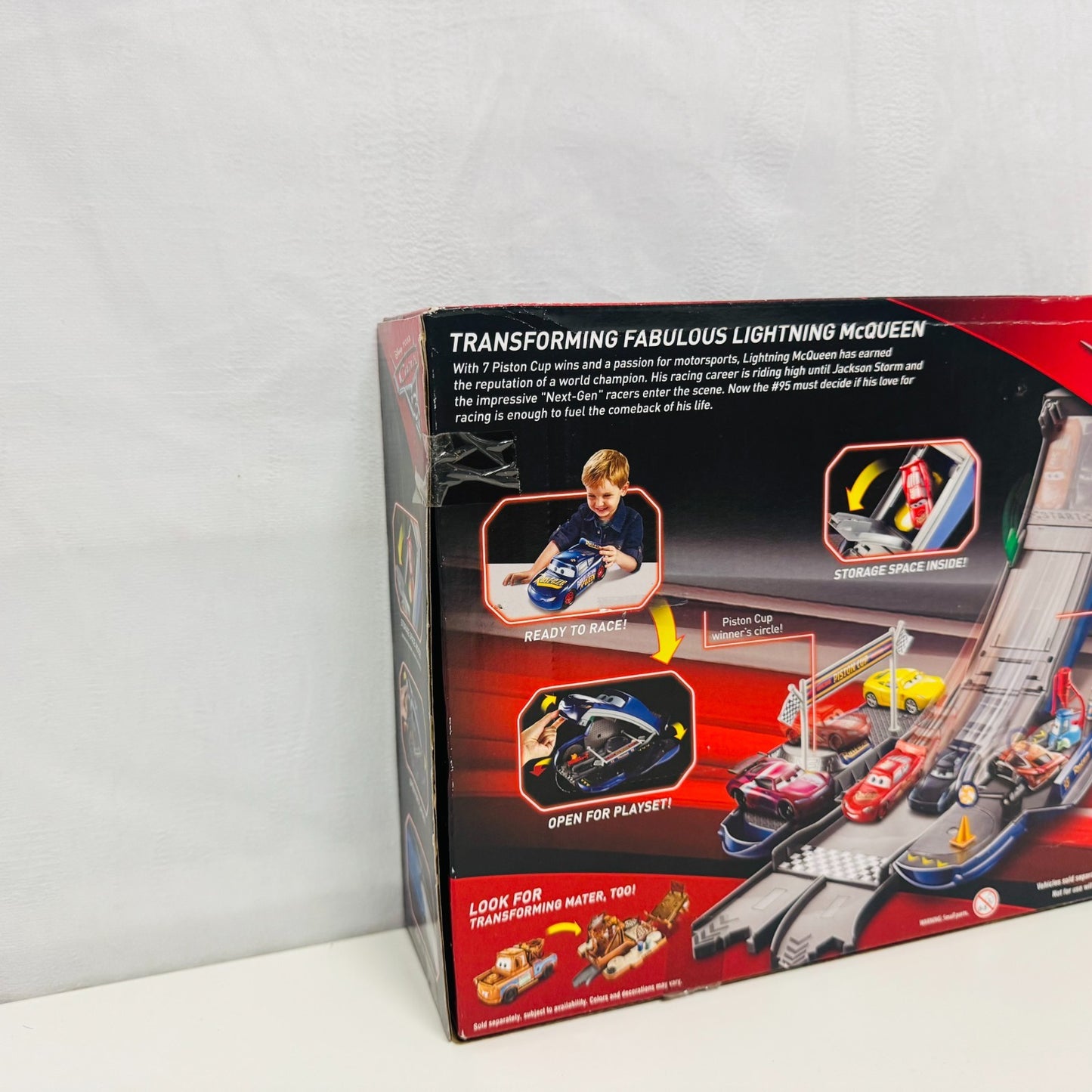 Disney Pixar Cars - TRANSFORMING FABULOUS LIGHTNING MCQUEEN PLAYSET - 1:55 Scale