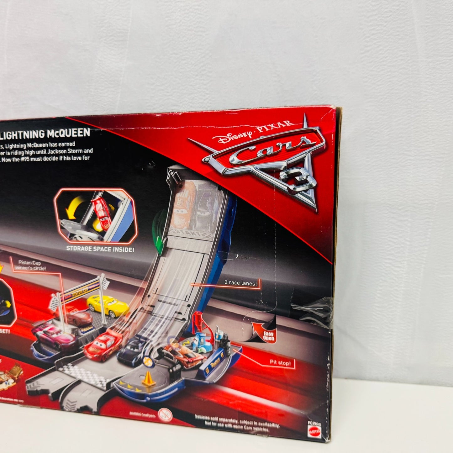 Disney Pixar Cars - TRANSFORMING FABULOUS LIGHTNING MCQUEEN PLAYSET - 1:55 Scale