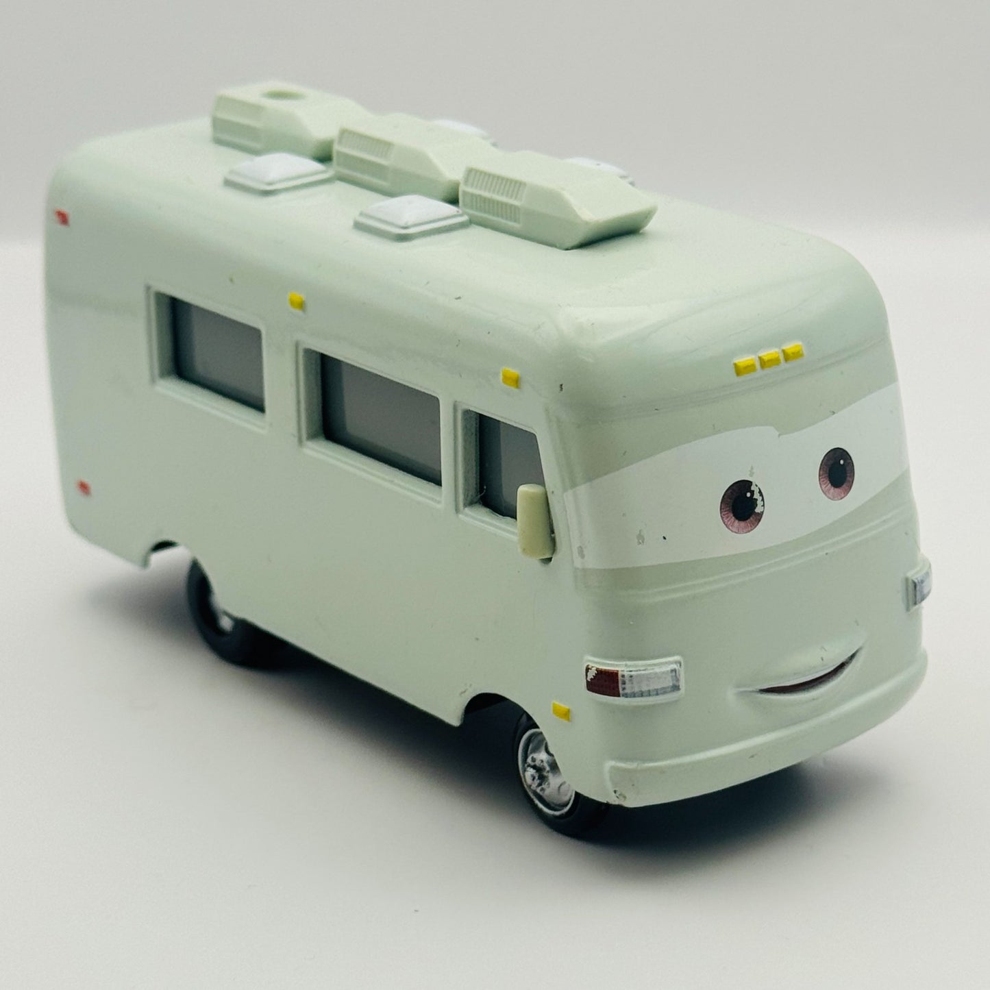 Disney Pixar Cars - BUD RV SUPER CHASE Deluxe 2016 - 1:55 Diecast