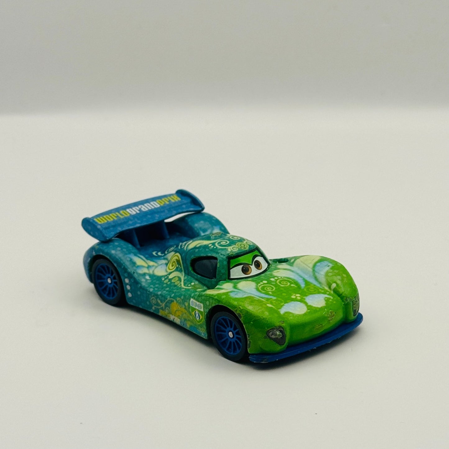 Disney Pixar Cars - CARLA VELOSO WGP (BRAZIL #8) Cars 2 2011 - 1:55 Diecast