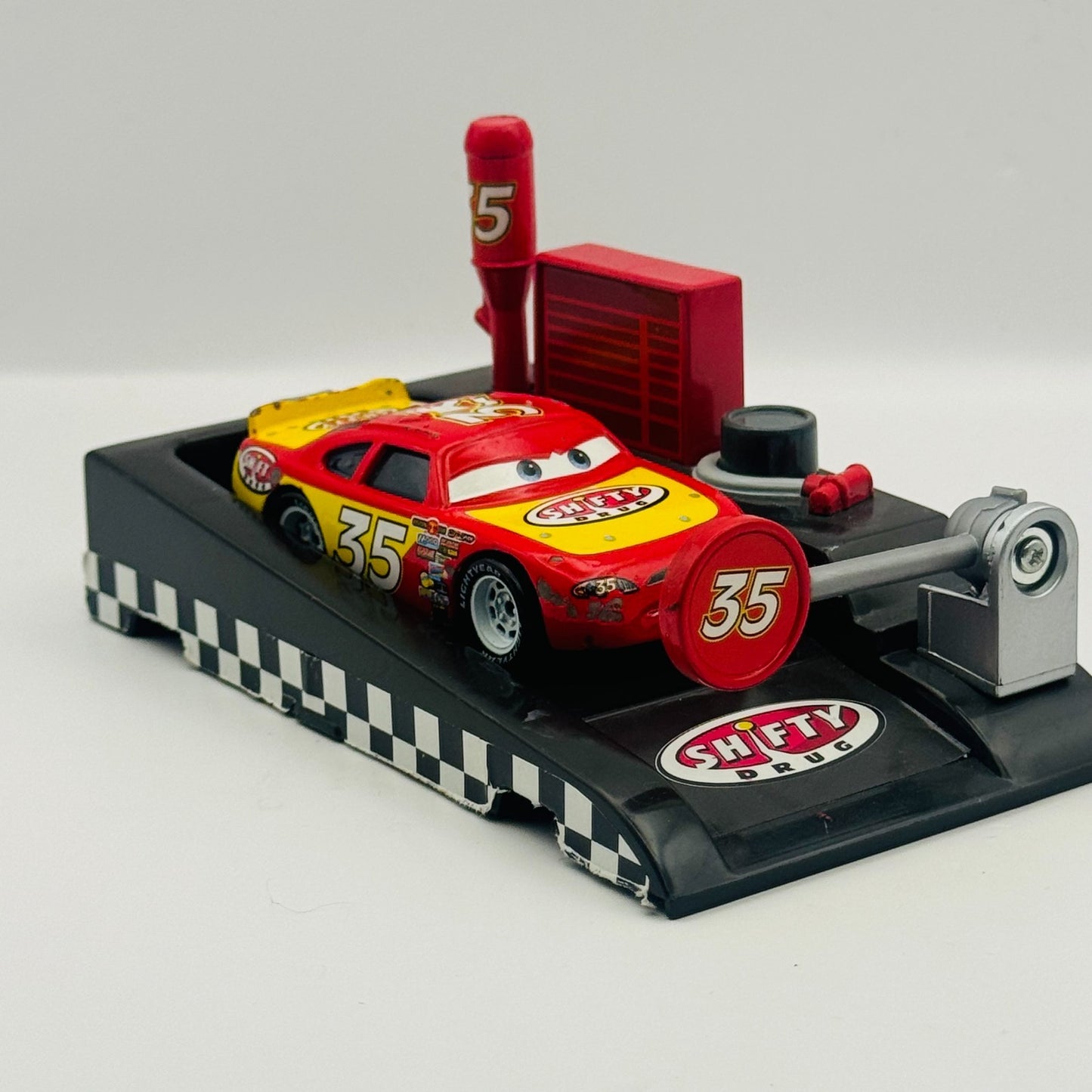 Disney Pixar Cars PIT RACE-OFF LAUNCHER SHIFTY DRUG KEVIN RACINGTIRE 1:55Diecast