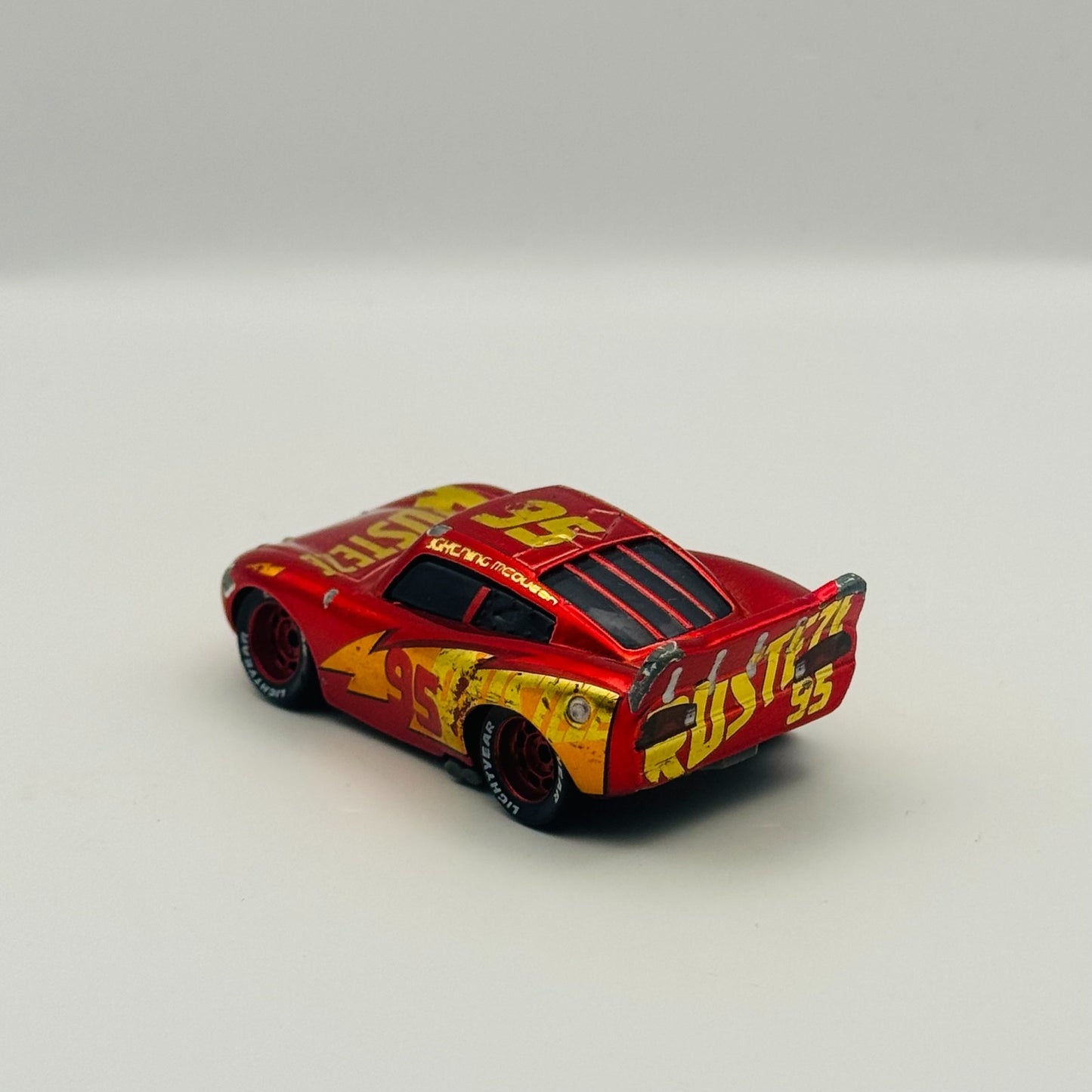Disney Pixar Cars - RUST-EZE RACING CENTER MCQUEEN RRC Bent Wheel - 1:55 Diecast