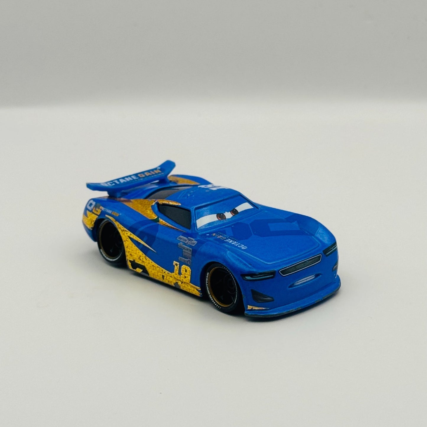 Disney Pixar Cars - DANNY SWERVEZ OCTANE GAIN Next Gen 2017 - 1:55 Diecast