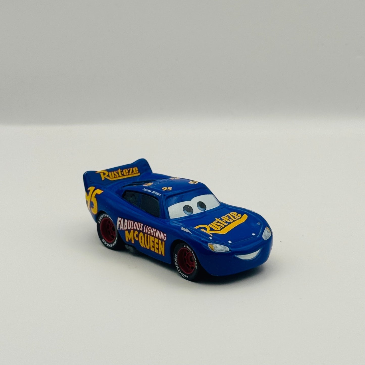Disney Pixar Cars - FABULOUS LIGHTNING MCQUEEN 2017 - 1:55 Diecast
