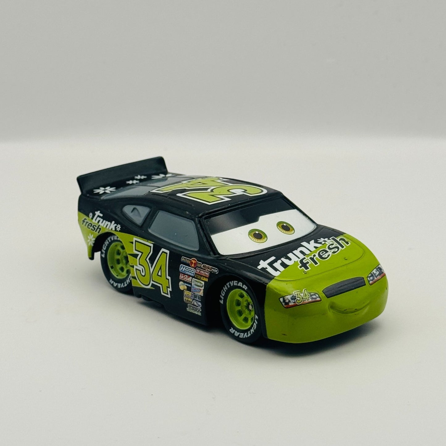 Disney Pixar Cars - DIRKSON D'AGOSTINO TRUNK FRESH Disney Store - 1:43 Diecast