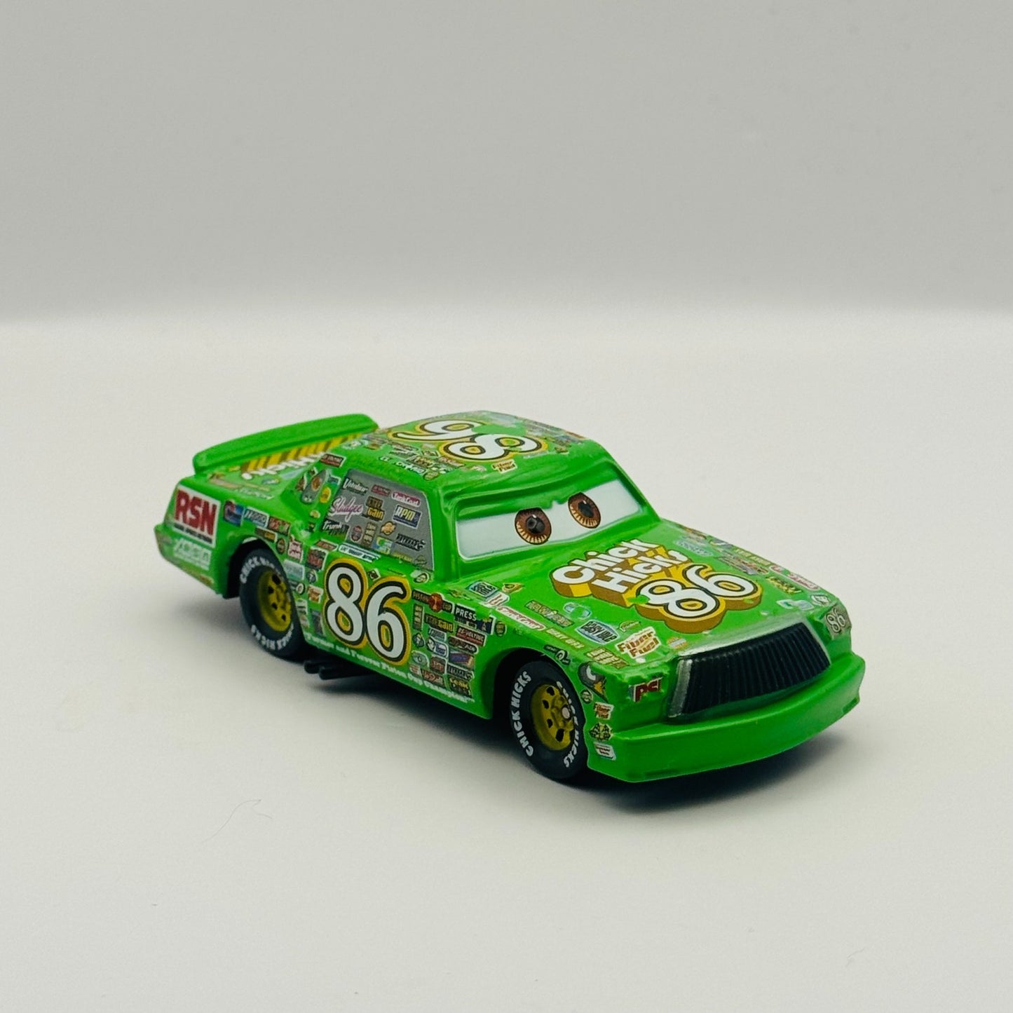 Disney Pixar Cars - CARS 3 CHICK HICKS Disney Store - 1:43 Diecast
