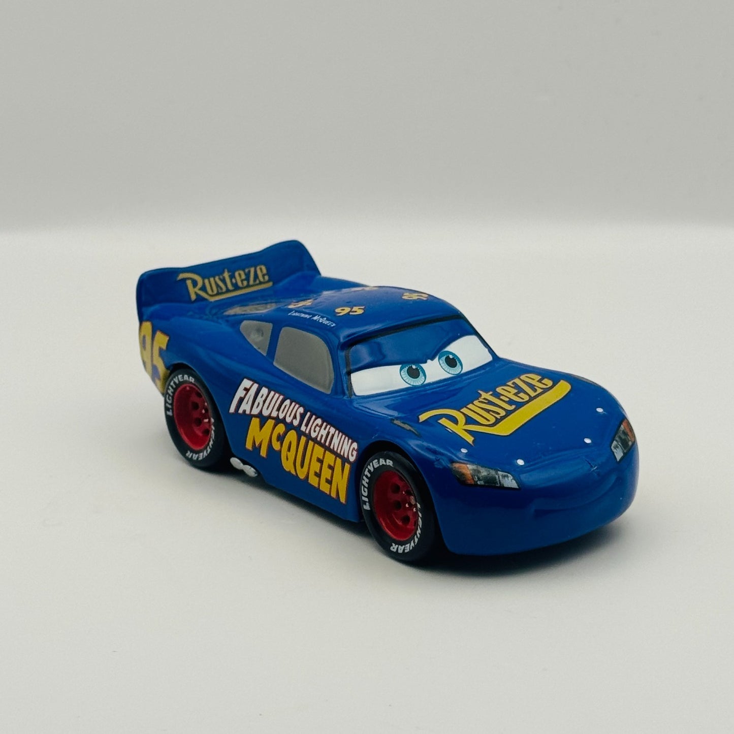 Disney Pixar Cars - FABULOUS LIGHTNING MCQUEEN Disney Store - 1:43 Diecast