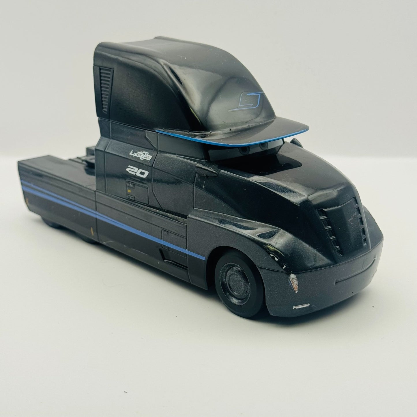 Disney Pixar Cars - GALE BEAUFORT JACKSON STORM HAULER Disney Store 1:43 Diecast