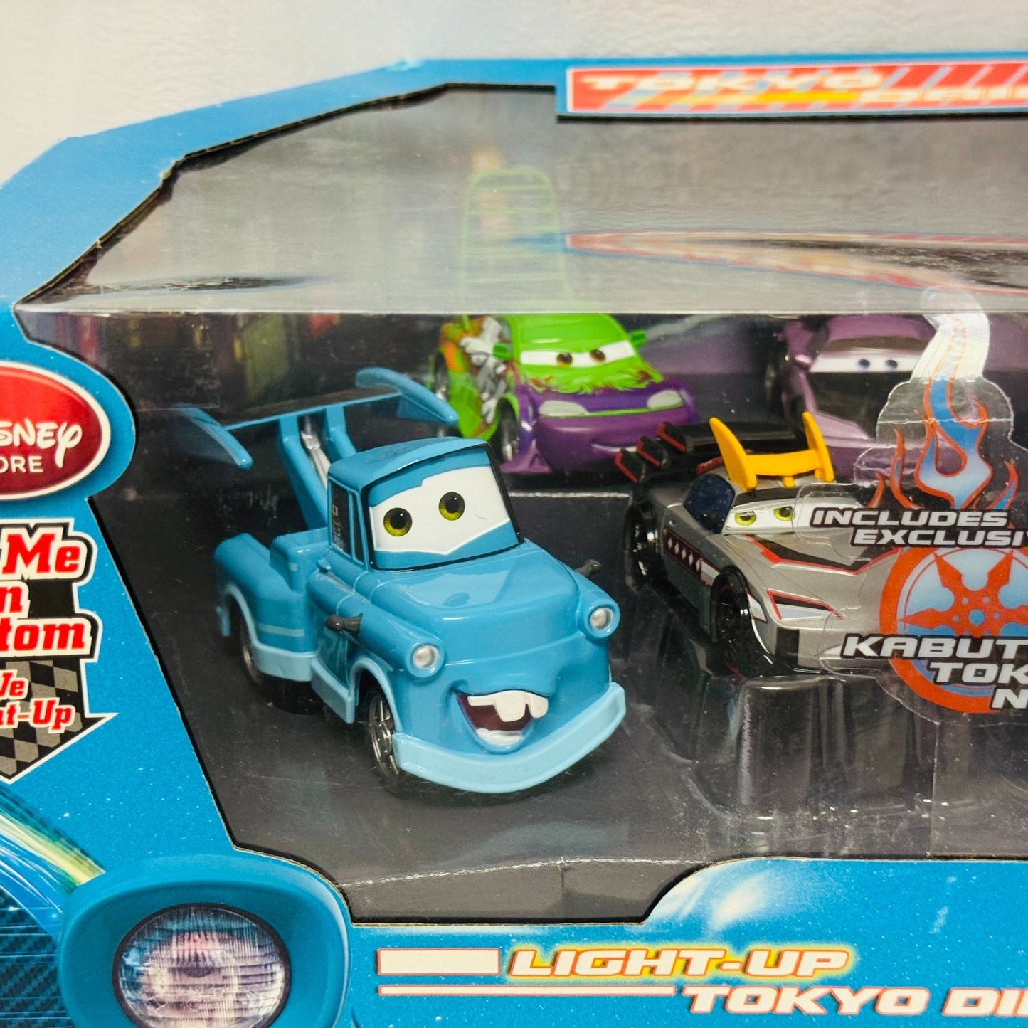 Disney Pixar Cars - LIGHT-UP TOKYO MATER DELUXE SET Disney Store - 1:43 Diecast