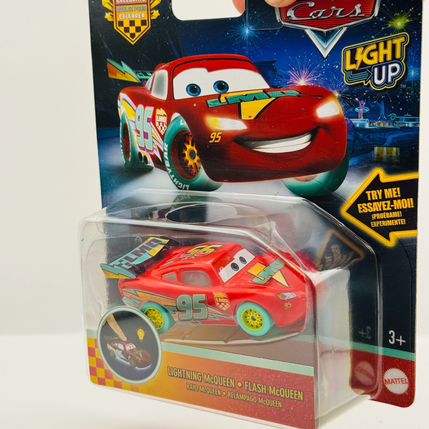 Disney Pixar Cars - RACE TO CELEBRATE LIGHT-UP LIGHTNING MCQUEEN - 1:55 Scale