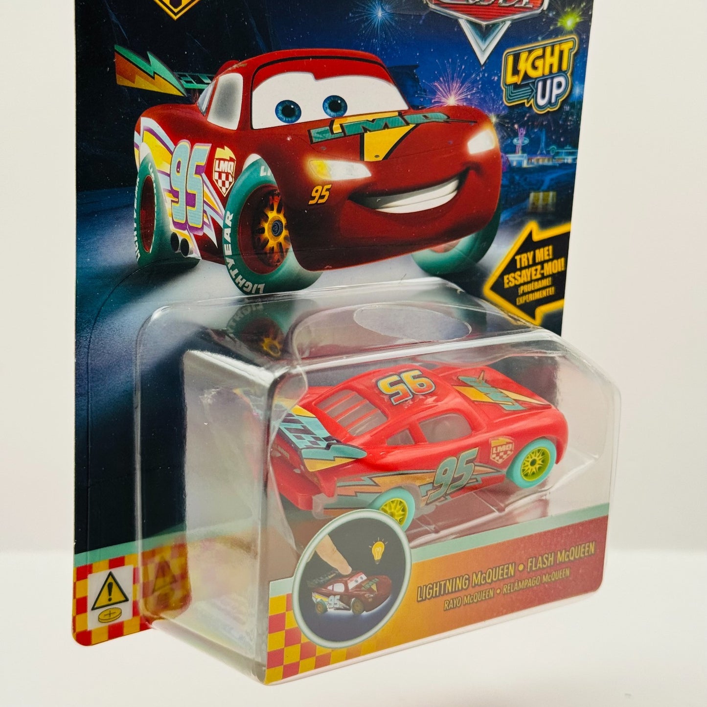 Disney Pixar Cars - RACE TO CELEBRATE LIGHT-UP LIGHTNING MCQUEEN - 1:55 Scale