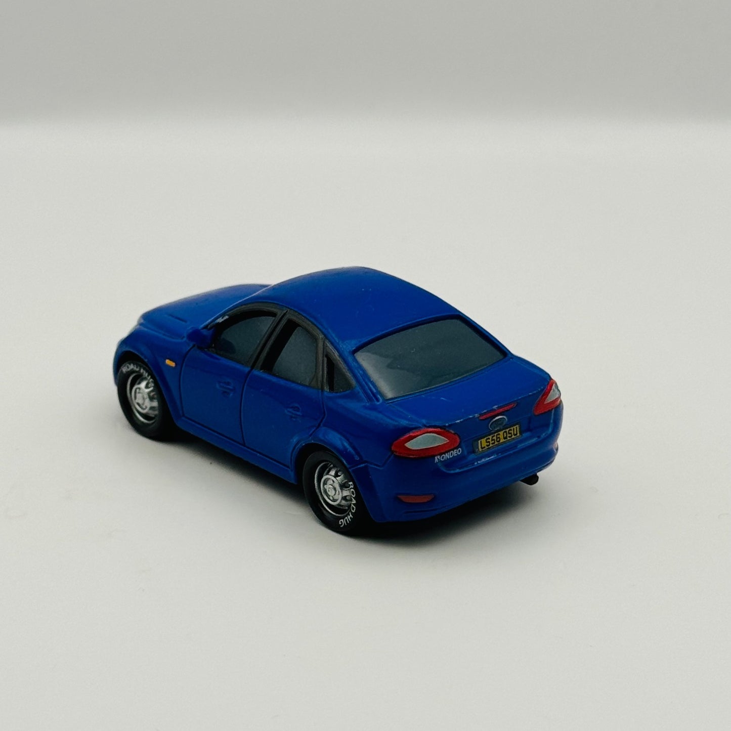 Disney Pixar Cars - MANNY ROADRIGUEZ Palace Chaos 2015 - 1:55 Diecast