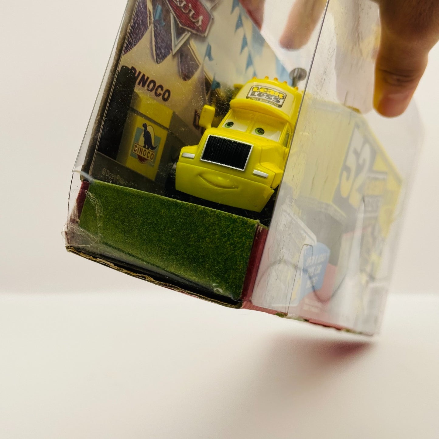 Disney Pixar Cars - LEAK LESS HAULER Truck & Trailer 2009 - 1:55 Diecast