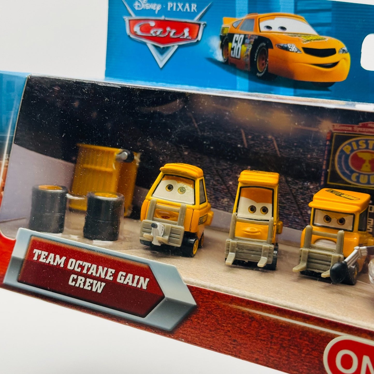 Disney Pixar Cars - TEAM OCTANE GAIN CREW CHIEF & 3 PITTYS PIT CREW 1:55 Diecast