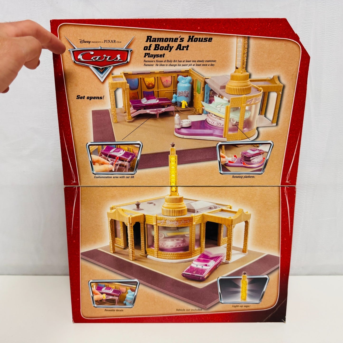 Disney Pixar Cars - RADIATOR SPRINGS RAMONE'S HOUSE OF BODY ART - 1:55 Diecast