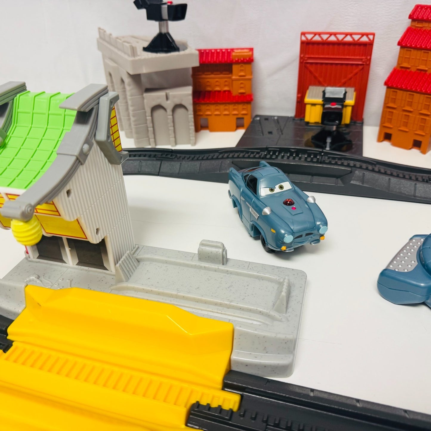 Disney Pixar Cars GEO TRAX WORLD GRAND PRIX SET Incomplete Finn McMissile Works