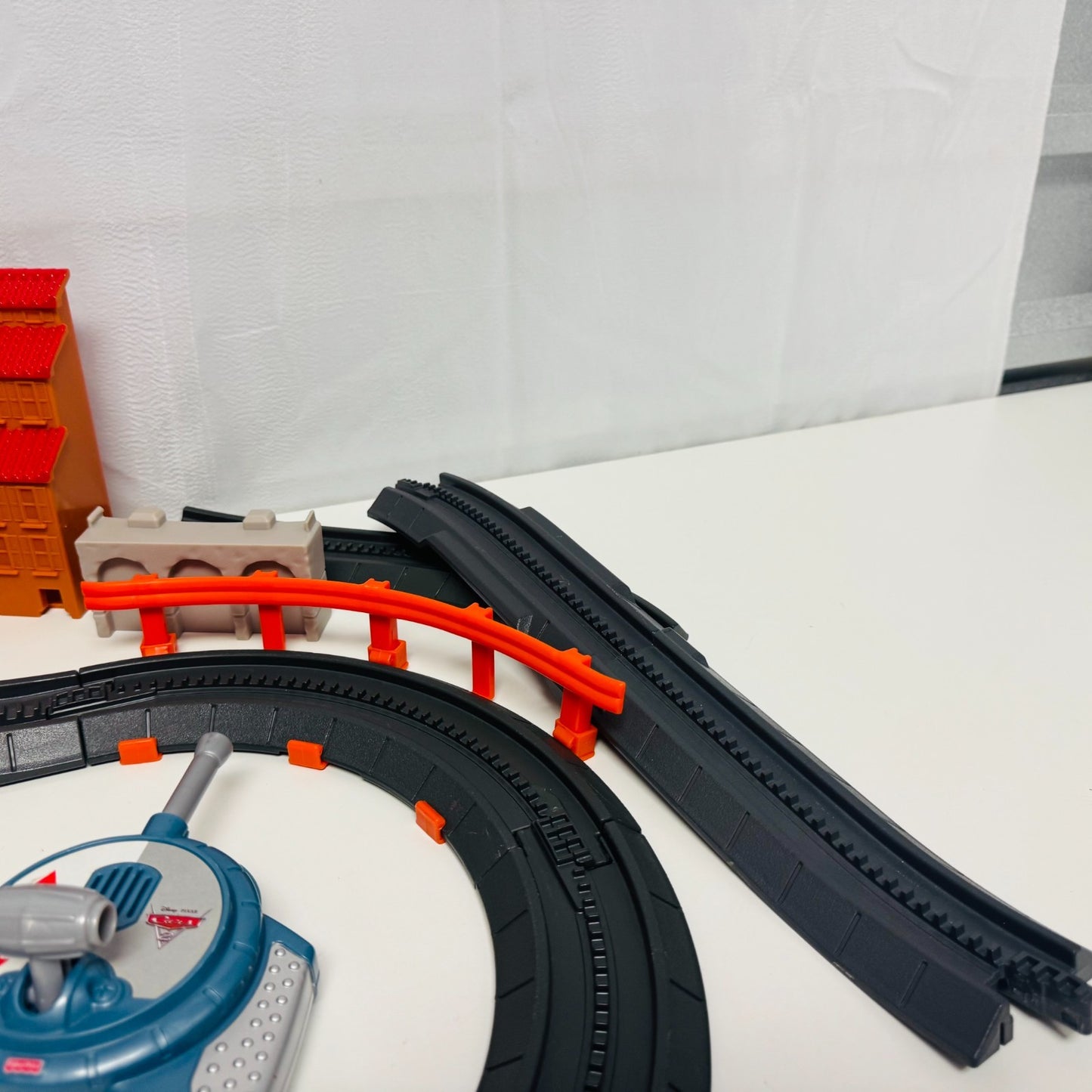 Disney Pixar Cars GEO TRAX WORLD GRAND PRIX SET Incomplete Finn McMissile Works